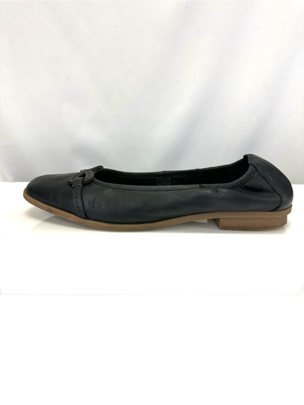 Clarks Black Leather Ballet Flats Bow Square Toe 8.5 Comfort Shoes